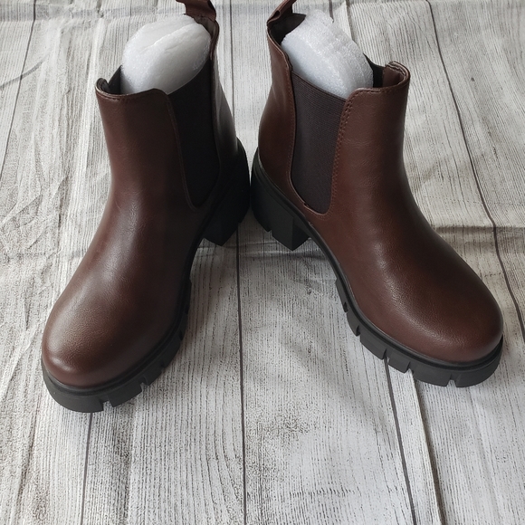 Brand new SODA lug sole Chelsea Ankle boot Chocolate brown Mid size 8.5 and 8 - Picture 6 of 7